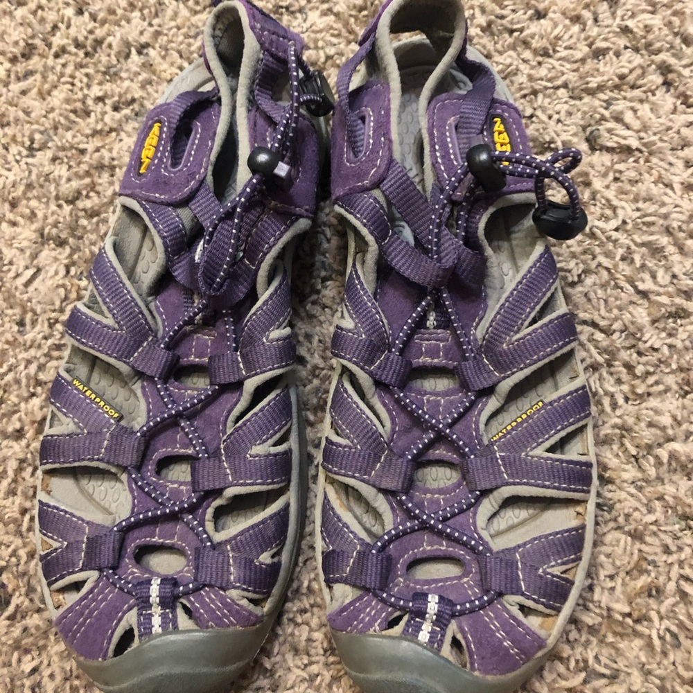 Keens size 6